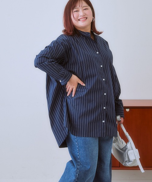 SMILE LAND（スマイルランド）の「＜大きいサイズ＞バックギャザーデザインストライプシャツチュニック（シャツ/ブラウス・レディース・ネイビー系/サックスブルー系・5L/4L/LL/L/3L）」の6枚目の写真