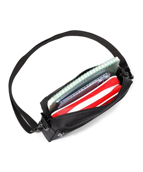 Manhattan Portage（マンハッタンポーテージ）の「JOGGER (L) JPN CARROTS25（ショルダーバッグ・メンズ・ブラック・X-SMALL）」の8枚目の写真
