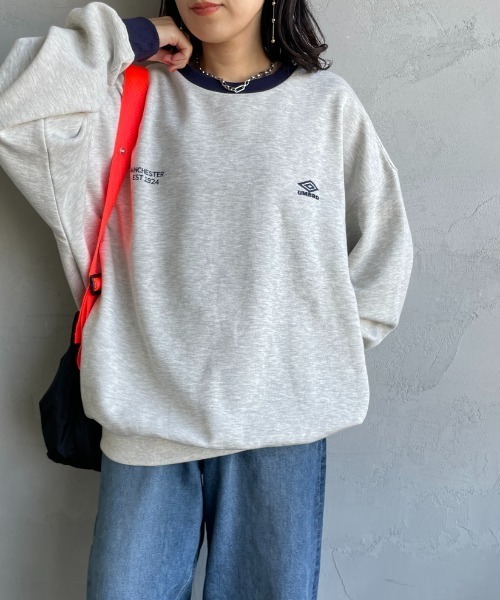 UMBRO/アンブロ] 別注 ワンポイント刺繍ロゴ クルーネックスウェット