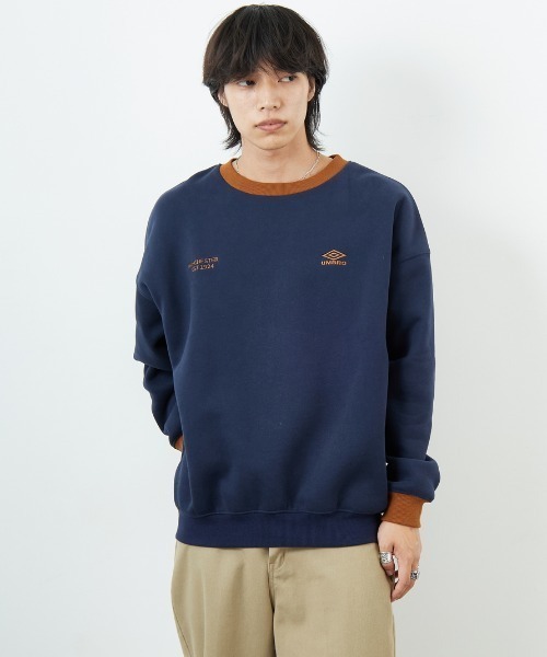 UMBRO/アンブロ] 別注 ワンポイント刺繍ロゴ クルーネックスウェット
