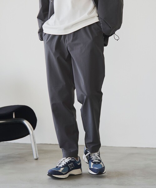 coen（コーエン）の「ハイカーテックスリムパンツ【防シワ/ストレッチ/撥水/ウォッシャブル】（その他パンツ・メンズ・ブラック/ダークブラウン/ダークグレー・S/M/L/XL）」の2枚目の写真