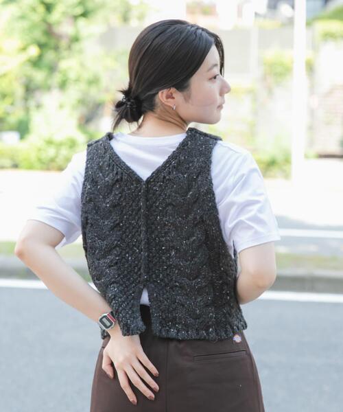 EKAL（エカル）の「ウール混ネップベスト（ニット/セーター・レディース・ベージュ/チャコールグレー・ONE）」の13枚目の写真