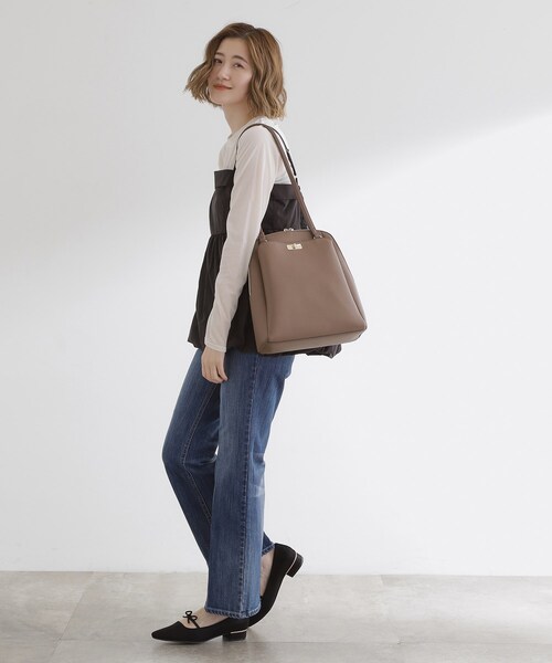 grove(グローブ)の「ヒネリポケット2WAYリュック(バックパック/リュック・レディース・ブラック/ブラウン系/ライトベージュ/ブラック系7・00)」の8枚目の写真