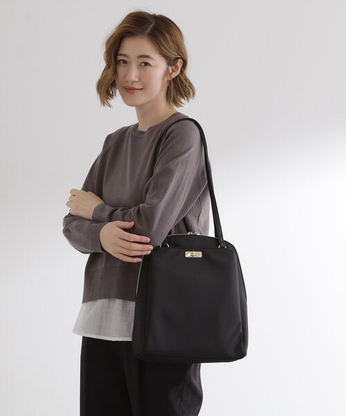 grove(グローブ)の「ヒネリポケット2WAYリュック(バックパック/リュック・レディース・ブラック/ブラウン系/ライトベージュ/ブラック系7・00)」の11枚目の写真