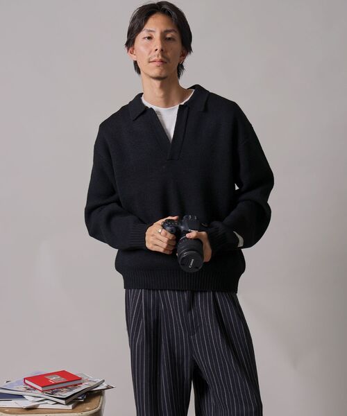 FFEIN（フェイン）の「【FFEIN（フェイン）】ネーム付きスキッパーニット / ニット セーター ポロカラー シンプル 無地 ワンポイント（ニット/セーター・メンズ・ブラック/ブラウン/グレー・SMALL/MEDIUM/LARGE）」の5枚目の写真