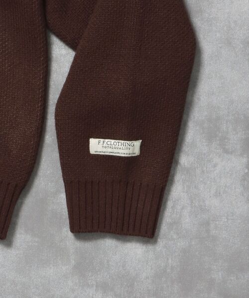 FFEIN（フェイン）の「【FFEIN（フェイン）】ネーム付きスキッパーニット / ニット セーター ポロカラー シンプル 無地 ワンポイント（ニット/セーター・メンズ・ブラック/ブラウン/グレー・SMALL/MEDIUM/LARGE）」の17枚目の写真