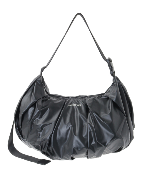 CONVERSE TOKYO（コンバーストウキョウ）の「METALLIC GATHERED SHOULDER BAG（ショルダーバッグ・レディース・ブラック/シルバー/チャコールグレー・FREE）」の2枚目の写真