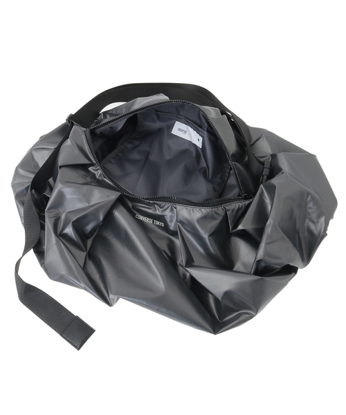 CONVERSE TOKYO（コンバーストウキョウ）の「METALLIC GATHERED SHOULDER BAG（ショルダーバッグ・レディース・ブラック/シルバー/チャコールグレー・FREE）」の10枚目の写真