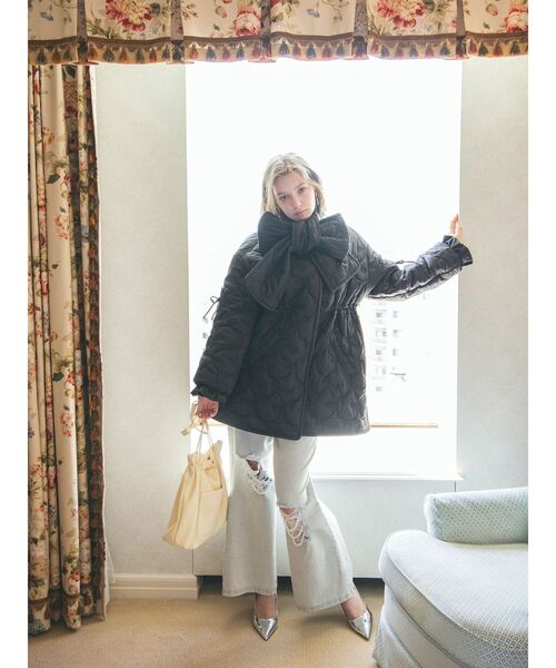 CALNAMUR（カルナムール）の「マフラー付きパフコート（ダウンジャケット/コート・レディース・ブラック/ピンク・FREE）」の12枚目の写真