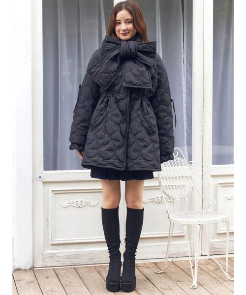 CALNAMUR（カルナムール）の「マフラー付きパフコート（ダウンジャケット/コート・レディース・ブラック/ピンク・FREE）」の17枚目の写真