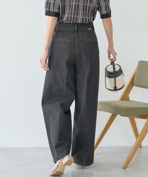 AMERICAN HOLIC（アメリカンホリック）の「タックワイドデニム（デニムパンツ・レディース・ブラック/ワンウォッシュ・S/L/M）」の3枚目の写真