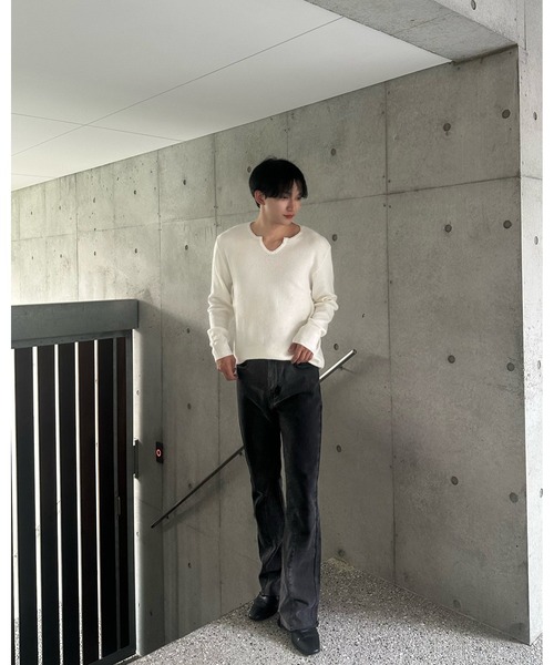 Otte(オッテ)の「Vネックスリットトップス(Tシャツ/カットソー・メンズ・グレー/ブラック/ホワイト・X-LARGE/LARGE/MEDIUM)」の17枚目の写真