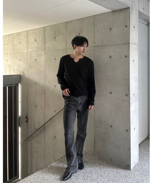 Otte(オッテ)の「Vネックスリットトップス(Tシャツ/カットソー・メンズ・グレー/ブラック/ホワイト・X-LARGE/LARGE/MEDIUM)」の6枚目の写真