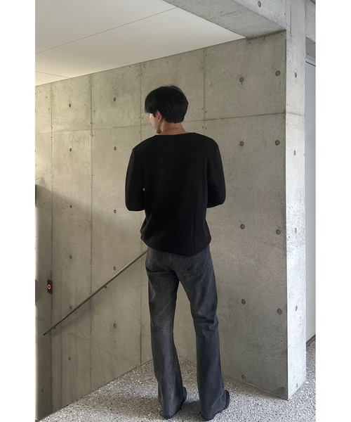 Otte(オッテ)の「Vネックスリットトップス(Tシャツ/カットソー・メンズ・グレー/ブラック/ホワイト・X-LARGE/LARGE/MEDIUM)」の18枚目の写真