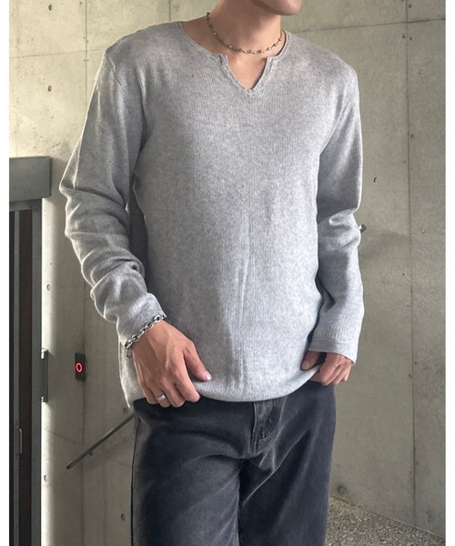 Otte(オッテ)の「Vネックスリットトップス(Tシャツ/カットソー・メンズ・グレー/ブラック/ホワイト・X-LARGE/LARGE/MEDIUM)」の15枚目の写真