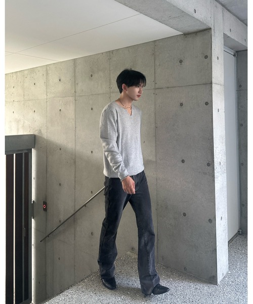 Otte(オッテ)の「Vネックスリットトップス(Tシャツ/カットソー・メンズ・グレー/ブラック/ホワイト・X-LARGE/LARGE/MEDIUM)」の10枚目の写真