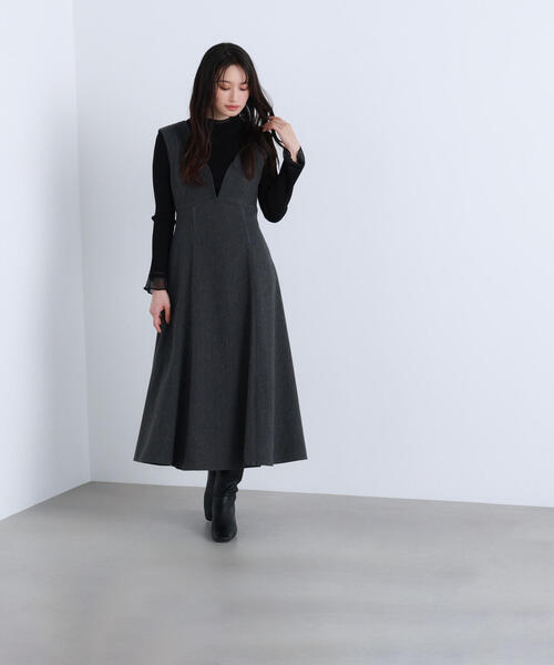 NATURAL BEAUTY BASIC（ナチュラルビューティーベーシック）の「◇ニュアンスＶネックジャンスカ（ジャンパースカート・レディース・チャコールグレー/ブラウン・SMALL/MEDIUM/P/S）」の5枚目の写真