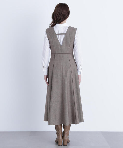 NATURAL BEAUTY BASIC（ナチュラルビューティーベーシック）の「◇ニュアンスＶネックジャンスカ（ジャンパースカート・レディース・チャコールグレー/ブラウン・SMALL/MEDIUM/P/S）」の14枚目の写真
