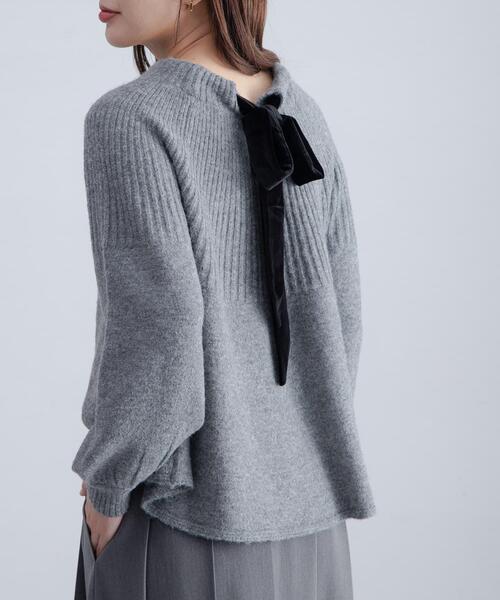 URBAN RESEARCH Sonny Label（アーバンリサーチサニーレーベル）の「『WEB限定』バックリボンもちもちニット（ニット/セーター・レディース・ベージュ/ブラック/グレー・FREE）」の7枚目の写真