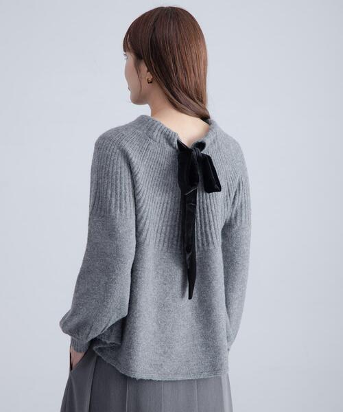 URBAN RESEARCH Sonny Label（アーバンリサーチサニーレーベル）の「『WEB限定』バックリボンもちもちニット（ニット/セーター・レディース・ベージュ/ブラック/グレー・FREE）」の9枚目の写真