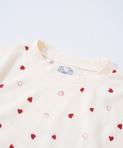 FRUIT OF THE LOOM（フルーツオブザルーム）の「ハート２ワッフルルーム長袖上下 / 長袖上下２点セット / ブランドロゴ総柄 / ワンマイルウェア（その他ルームウェア・レディース・ネイビー/レッド・M）」の7枚目の写真