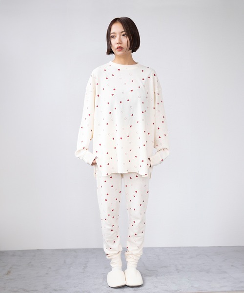 FRUIT OF THE LOOM（フルーツオブザルーム）の「ハート２ワッフルルーム長袖上下 / 長袖上下２点セット / ブランドロゴ総柄 / ワンマイルウェア（その他ルームウェア・レディース・ネイビー/レッド・M）」の10枚目の写真