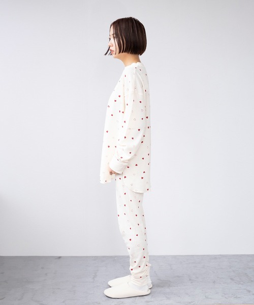 FRUIT OF THE LOOM（フルーツオブザルーム）の「ハート２ワッフルルーム長袖上下 / 長袖上下２点セット / ブランドロゴ総柄 / ワンマイルウェア（その他ルームウェア・レディース・ネイビー/レッド・M）」の11枚目の写真