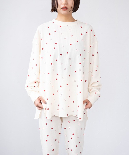 FRUIT OF THE LOOM（フルーツオブザルーム）の「ハート２ワッフルルーム長袖上下 / 長袖上下２点セット / ブランドロゴ総柄 / ワンマイルウェア（その他ルームウェア・レディース・ネイビー/レッド・M）」の13枚目の写真