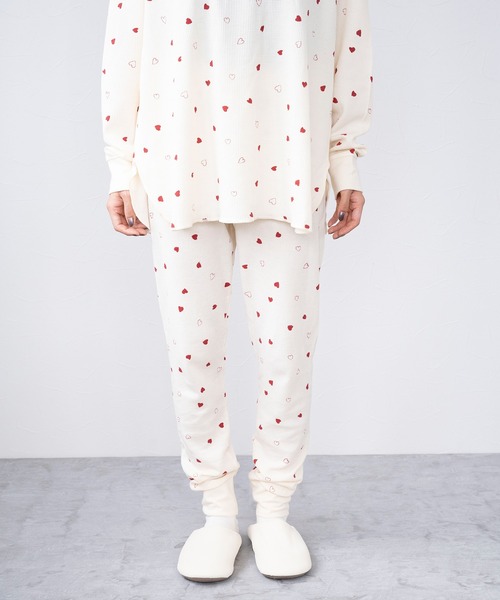 FRUIT OF THE LOOM（フルーツオブザルーム）の「ハート２ワッフルルーム長袖上下 / 長袖上下２点セット / ブランドロゴ総柄 / ワンマイルウェア（その他ルームウェア・レディース・ネイビー/レッド・M）」の14枚目の写真