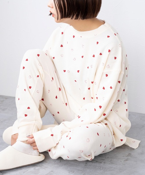 FRUIT OF THE LOOM（フルーツオブザルーム）の「ハート２ワッフルルーム長袖上下 / 長袖上下２点セット / ブランドロゴ総柄 / ワンマイルウェア（その他ルームウェア・レディース・ネイビー/レッド・M）」の15枚目の写真