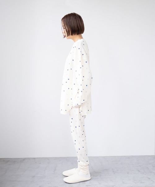 FRUIT OF THE LOOM（フルーツオブザルーム）の「ハート２ワッフルルーム長袖上下 / 長袖上下２点セット / ブランドロゴ総柄 / ワンマイルウェア（その他ルームウェア・レディース・ネイビー/レッド・M）」の18枚目の写真