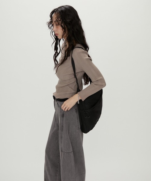 NUJOH(ヌゾ)の「Urban Essential Ribbed Knit / アーバンエッセンシャル リブニット(Tシャツ/カットソー・レディース・ブラック/チャコールグレー/ブラウン/グレイッシュベージュ・FREE)」の8枚目の写真