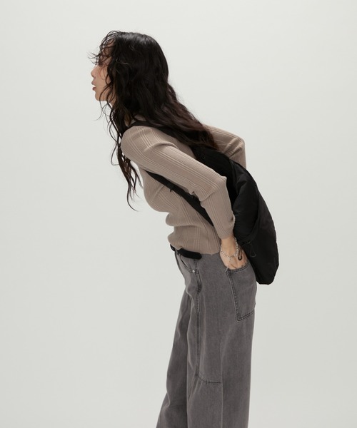 NUJOH(ヌゾ)の「Urban Essential Ribbed Knit / アーバンエッセンシャル リブニット(Tシャツ/カットソー・レディース・ブラック/チャコールグレー/ブラウン/グレイッシュベージュ・FREE)」の9枚目の写真