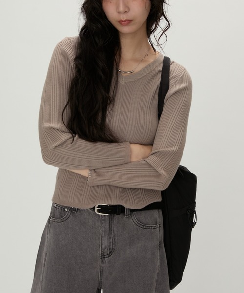 NUJOH(ヌゾ)の「Urban Essential Ribbed Knit / アーバンエッセンシャル リブニット(Tシャツ/カットソー・レディース・ブラック/チャコールグレー/ブラウン/グレイッシュベージュ・FREE)」の12枚目の写真