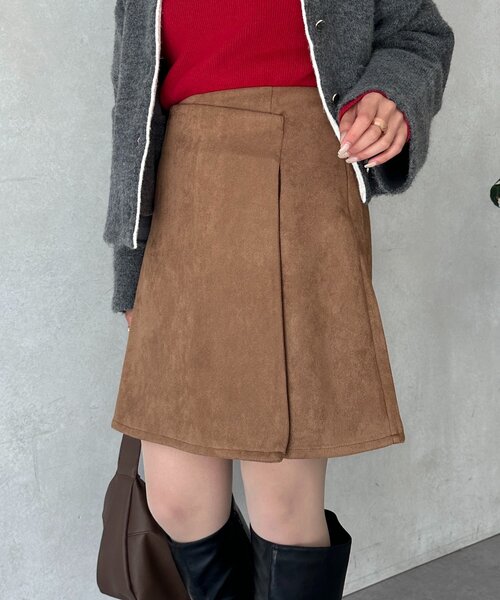 Thevon(ゼボン)の「スエードラップミニスカート(スカート・レディース・ブラウン/キャメル・FREE)」の12枚目の写真