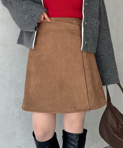 Thevon(ゼボン)の「スエードラップミニスカート(スカート・レディース・ブラウン/キャメル・FREE)」の13枚目の写真
