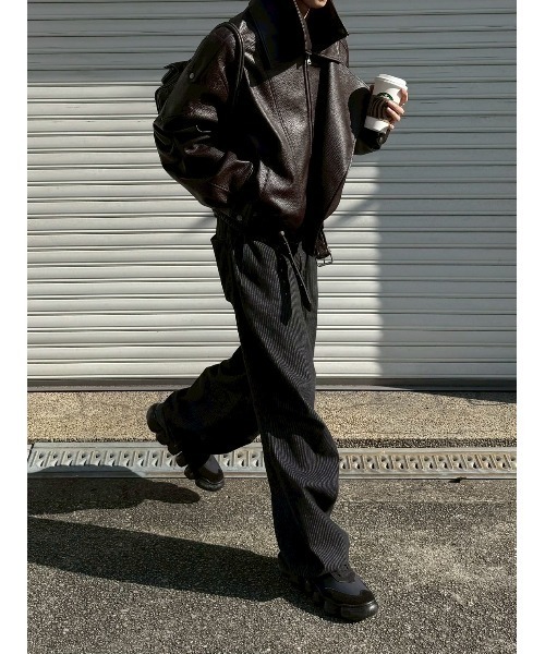 Chikashitsu +(チカシツプラス)の「【Chikashitsu +】high neck non-leather bomber jacket / 【チカシツプラス】ハイネックコーティングボンバージャケット(ブルゾン・メンズ・ブラウン/ブラック・ONE SIZE)」の22枚目の写真