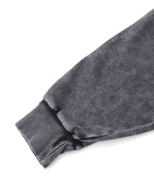 Revo.（レボ）の「グランジ加工 トライバルロゴプリント 裏毛 ドローコード 短丈 ワイド スウェット プルオーバー（スウェット・メンズ・ブラウン/チャコール/オフホワイト/スモークピンク・M/L）」の14枚目の写真