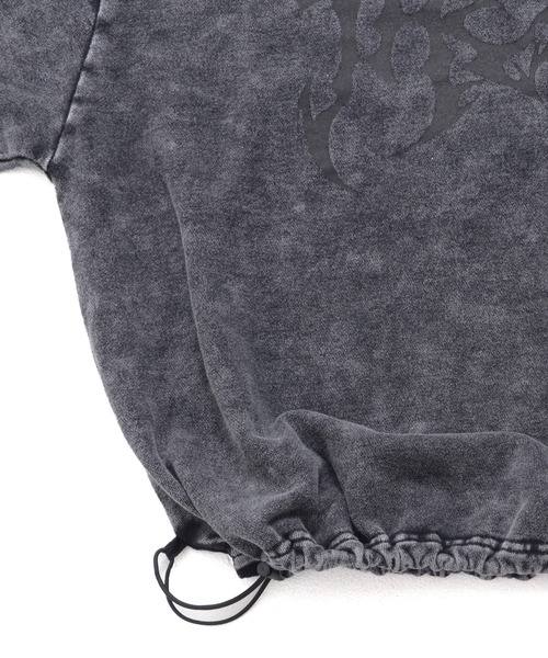 Revo.（レボ）の「グランジ加工 トライバルロゴプリント 裏毛 ドローコード 短丈 ワイド スウェット プルオーバー（スウェット・メンズ・ブラウン/チャコール/オフホワイト/スモークピンク・M/L）」の19枚目の写真