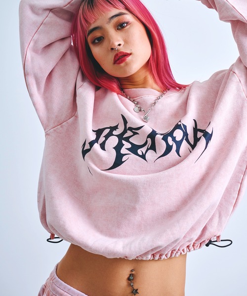 Revo.（レボ）の「グランジ加工 トライバルロゴプリント 裏毛 ドローコード 短丈 ワイド スウェット プルオーバー（スウェット・メンズ・ブラウン/チャコール/オフホワイト/スモークピンク・M/L）」の7枚目の写真