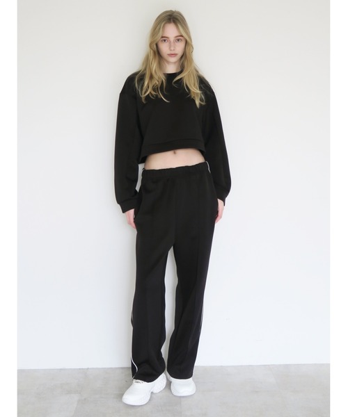 swane(スワネ)の「cropped sweat tops(スウェット・レディース・ブラック/アイボリー・FREE)」の4枚目の写真