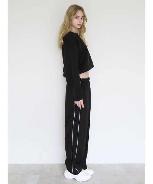 swane(スワネ)の「cropped sweat tops(スウェット・レディース・ブラック/アイボリー・FREE)」の6枚目の写真