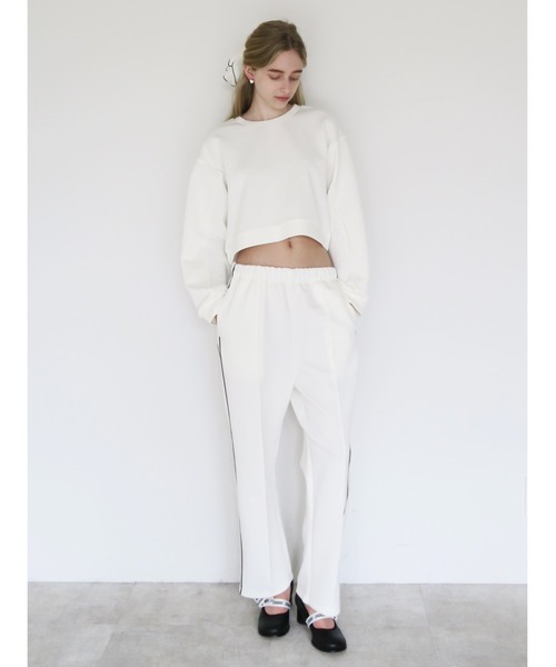 swane(スワネ)の「cropped sweat tops(スウェット・レディース・ブラック/アイボリー・FREE)」の11枚目の写真