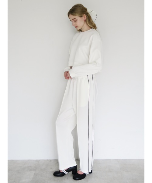 swane(スワネ)の「cropped sweat tops(スウェット・レディース・ブラック/アイボリー・FREE)」の12枚目の写真