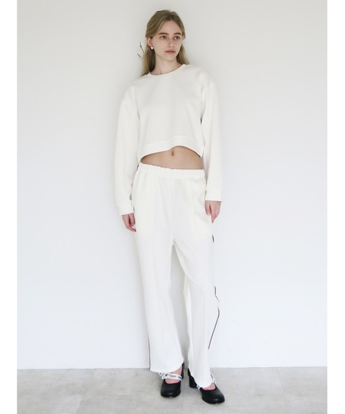 swane(スワネ)の「cropped sweat tops(スウェット・レディース・ブラック/アイボリー・FREE)」の14枚目の写真