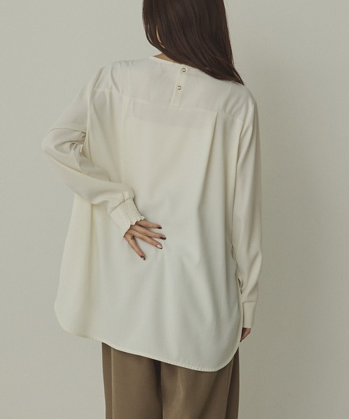 hunch(ハンチ)の「ストレッチジョーゼット 万能ブラウス(シャツ/ブラウス・レディース・オフホワイト/クリーム/ブラック・FREE)」の6枚目の写真