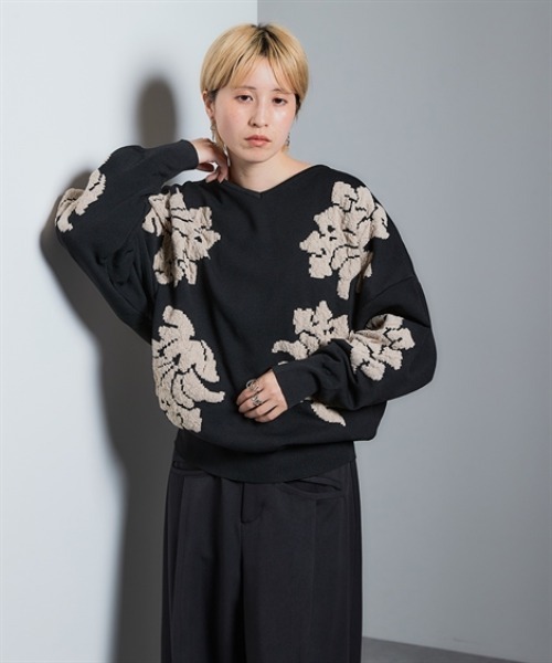 Soiunique（スワユニーク）の「花柄ジャガード編みゆったりドルマン調シルエットニット ［Soiunique］（ニット/セーター・レディース・ブラック×ベージュ/ブルー系・S～Ｍ/L～LL）」の7枚目の写真