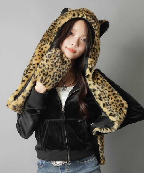 SPINNS(スピンズ)の「遊び心たっぷり☆彡マフラーにもなる耳付きフェイクファーアニマルキャップ(キャップ・レディース・グレー/ブラウン/レオパード・ONESIZE)」の16枚目の写真