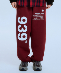 ARCHIVE BOLD（アーカイブボールド）の「939 LOGO SWEAT PANTS (BURGUNDY)（スウェットパンツ）」