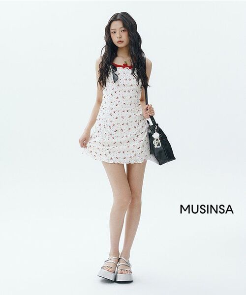 RENSE（レンセ）の「Button Halter Lay-up Sleeveless Red（Tシャツ/カットソー・レディース・その他・OS）」の6枚目の写真